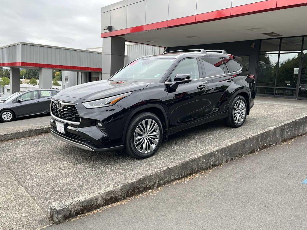 used 2024 Toyota Highlander car, priced at $48,995