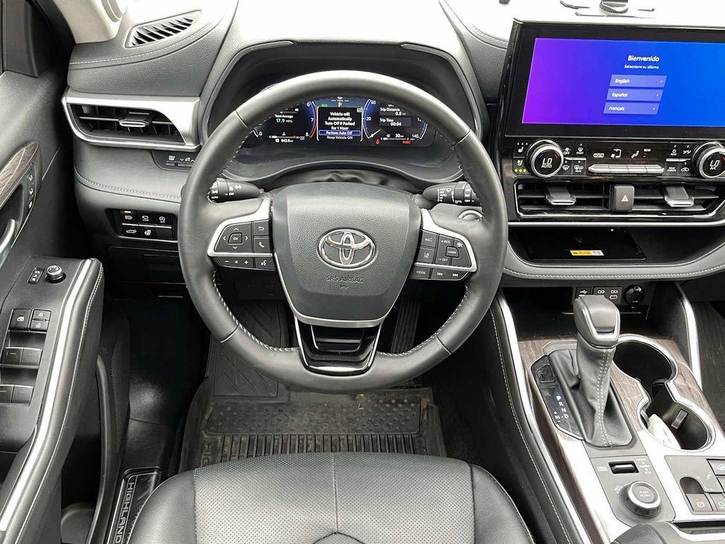 used 2024 Toyota Highlander car, priced at $48,995