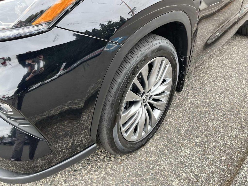 used 2024 Toyota Highlander car, priced at $48,995