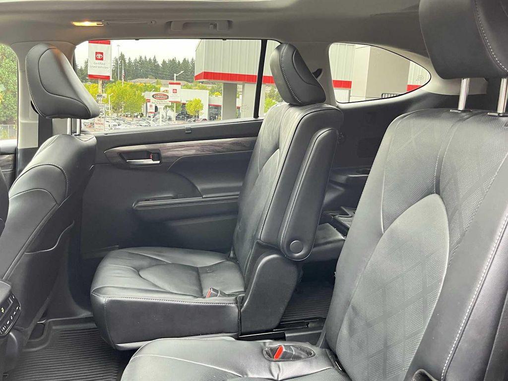 used 2024 Toyota Highlander car, priced at $48,995