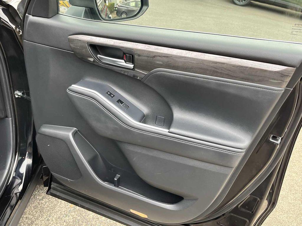 used 2024 Toyota Highlander car, priced at $48,995