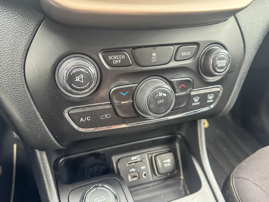 used 2016 Jeep Cherokee car, priced at $9,289