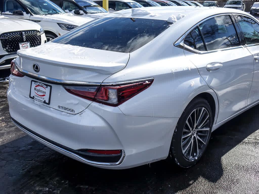used 2024 Lexus ES 300h car, priced at $35,884