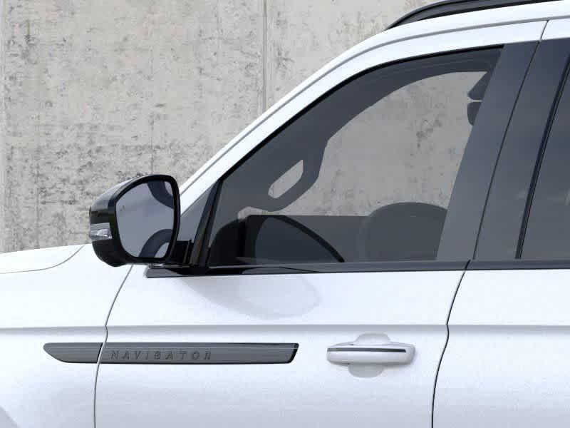 new 2025 Lincoln Navigator car, priced at $101,713