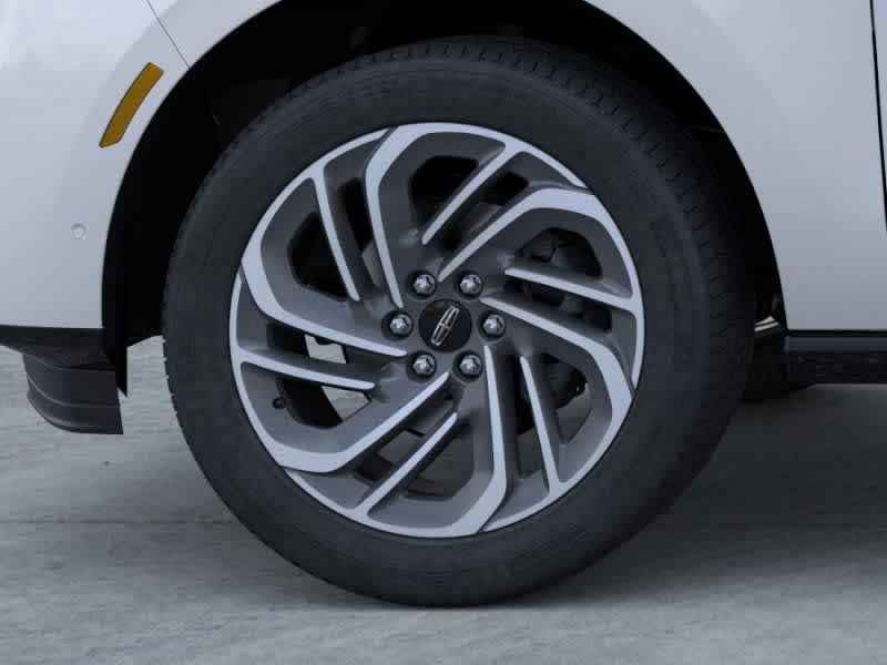 new 2025 Lincoln Navigator car, priced at $98,066