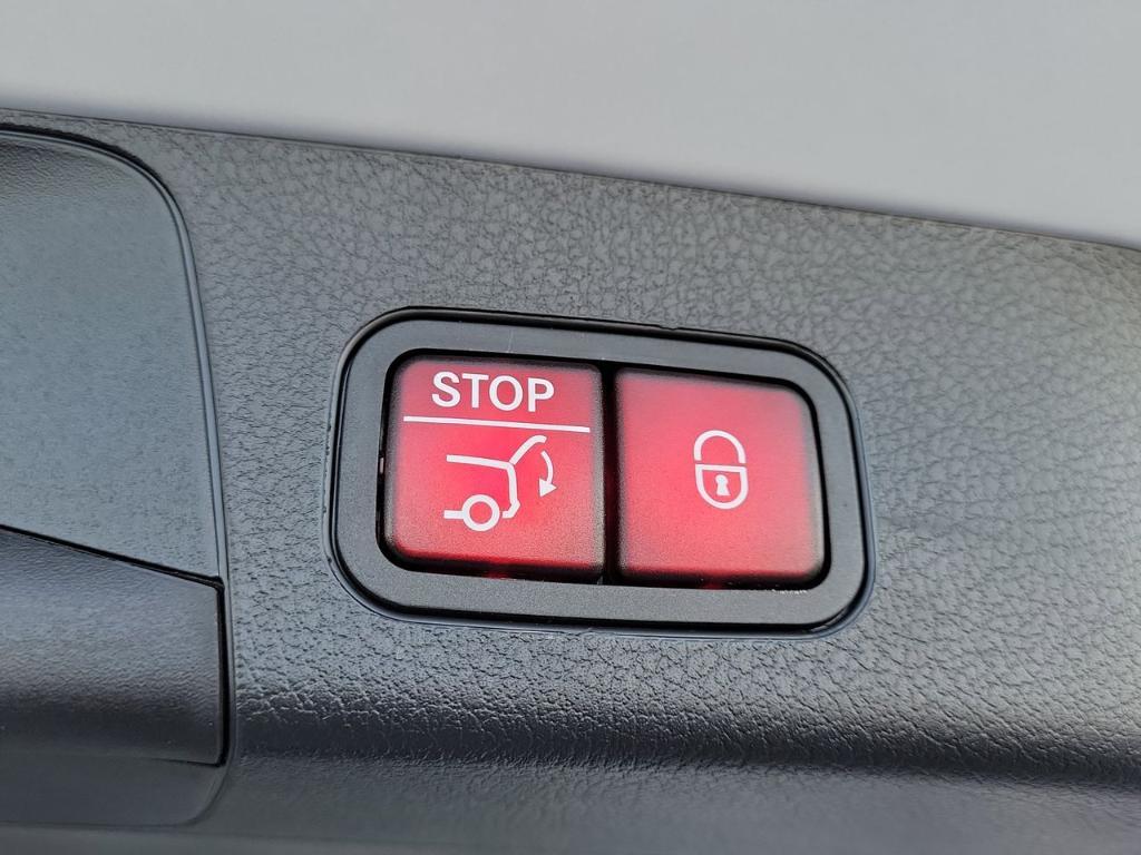 new 2026 Mercedes-Benz GLB 250 car, priced at $51,730