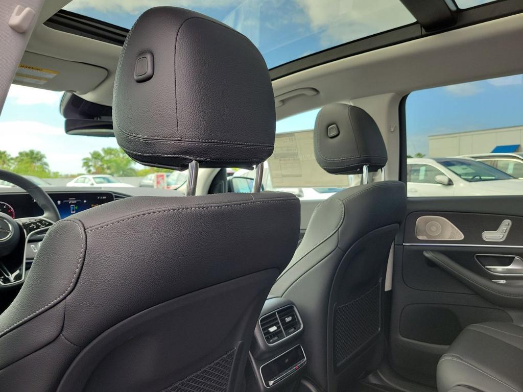 new 2026 Mercedes-Benz GLS 450 car, priced at $93,715