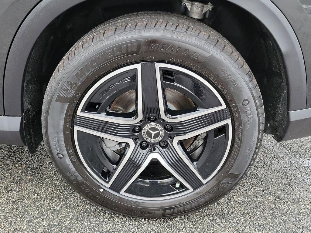 new 2026 Mercedes-Benz GLC 300 car, priced at $54,350