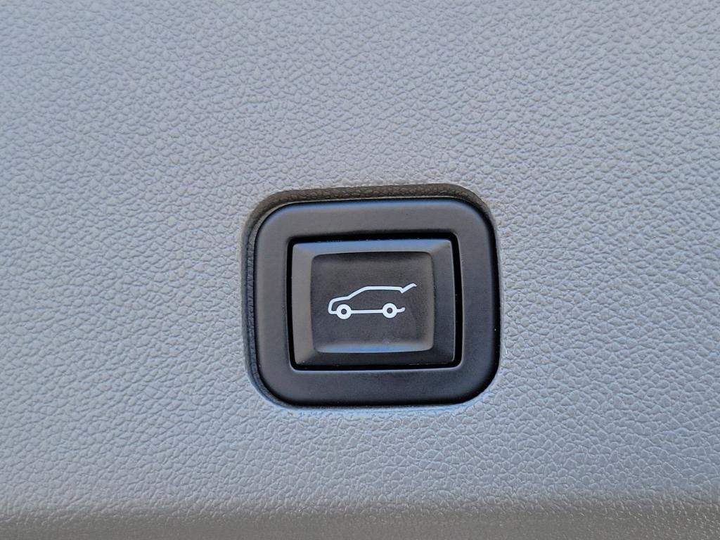 used 2020 Cadillac XT6 car, priced at $32,180