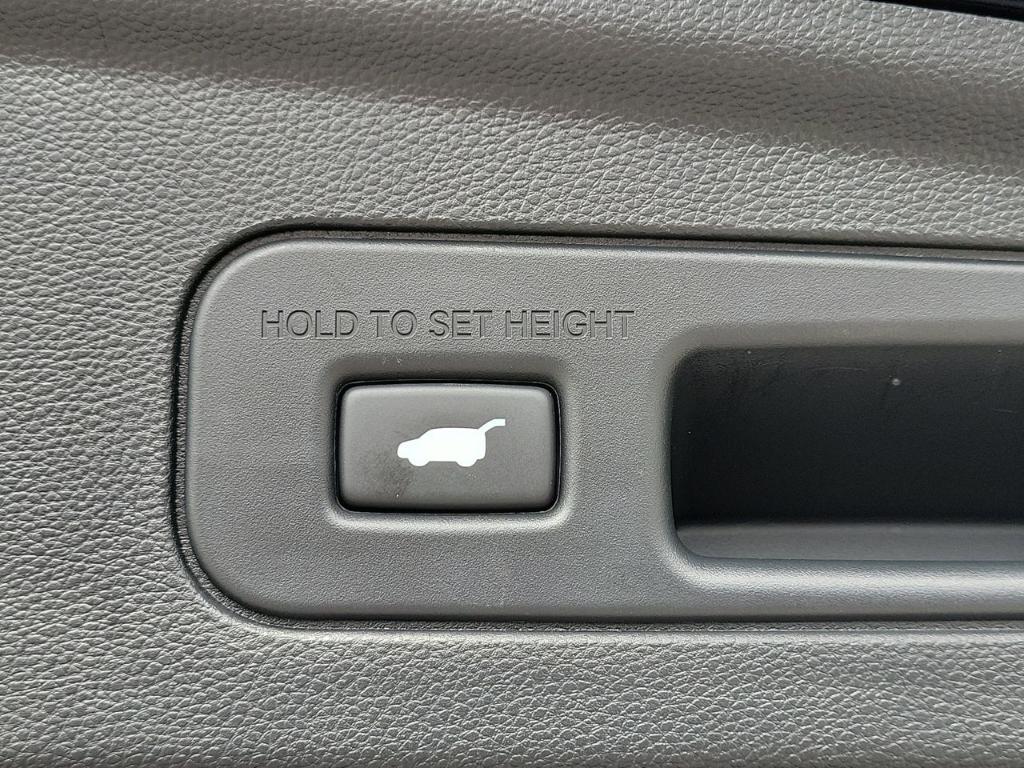 used 2025 Acura MDX car, priced at $57,031