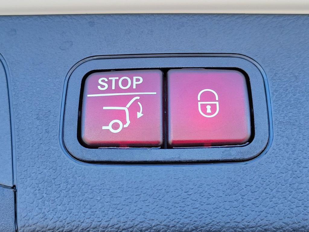 used 2022 Mercedes-Benz GLC 300 car, priced at $30,927