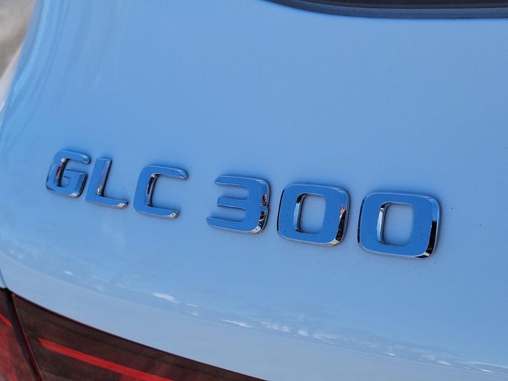used 2022 Mercedes-Benz GLC 300 car, priced at $30,927