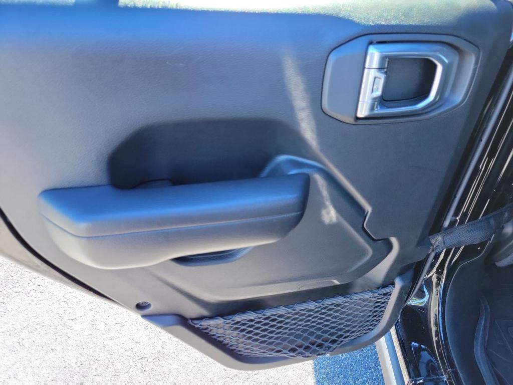 used 2021 Jeep Gladiator car, priced at $26,614