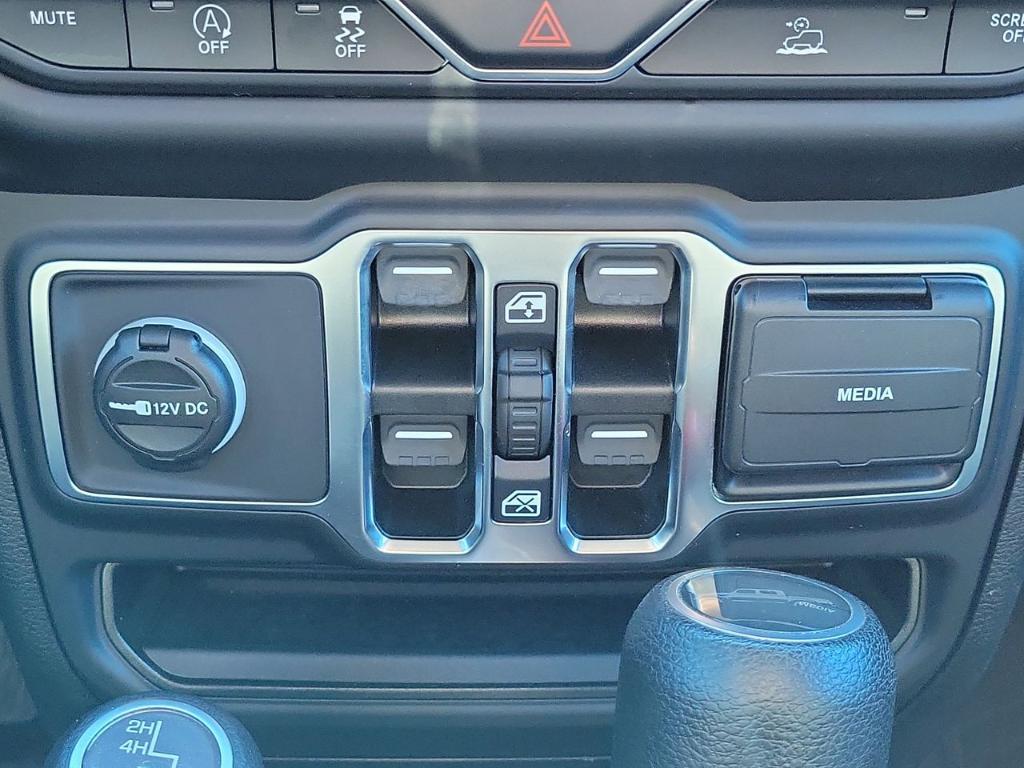 used 2021 Jeep Gladiator car, priced at $26,614