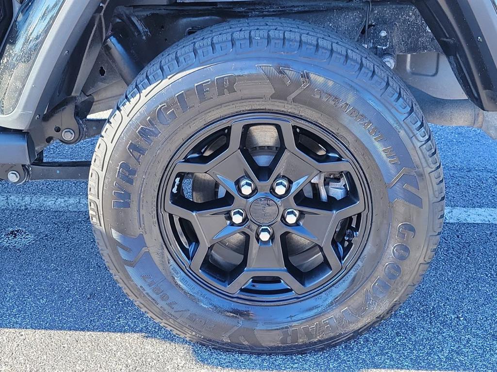 used 2021 Jeep Gladiator car, priced at $26,614