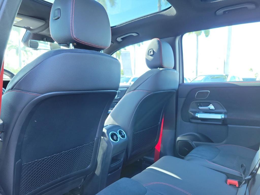 new 2025 Mercedes-Benz AMG GLB 35 car, priced at $55,299