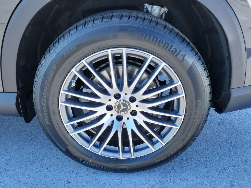 new 2026 Mercedes-Benz GLC 300 car, priced at $54,250