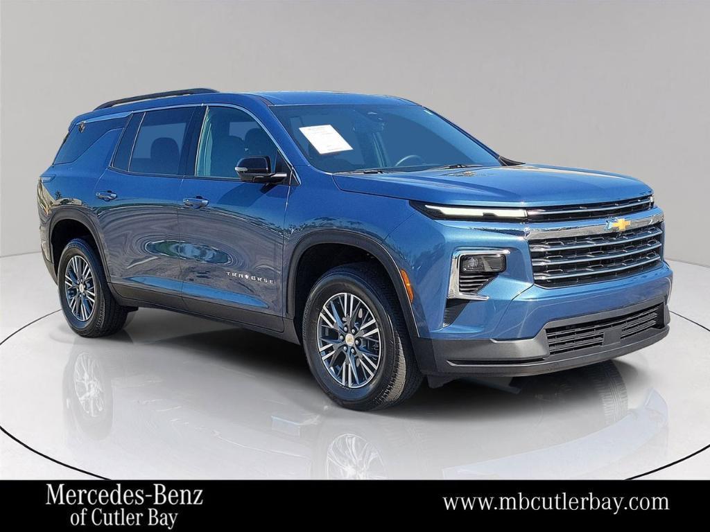 used 2024 Chevrolet Traverse car, priced at $35,499