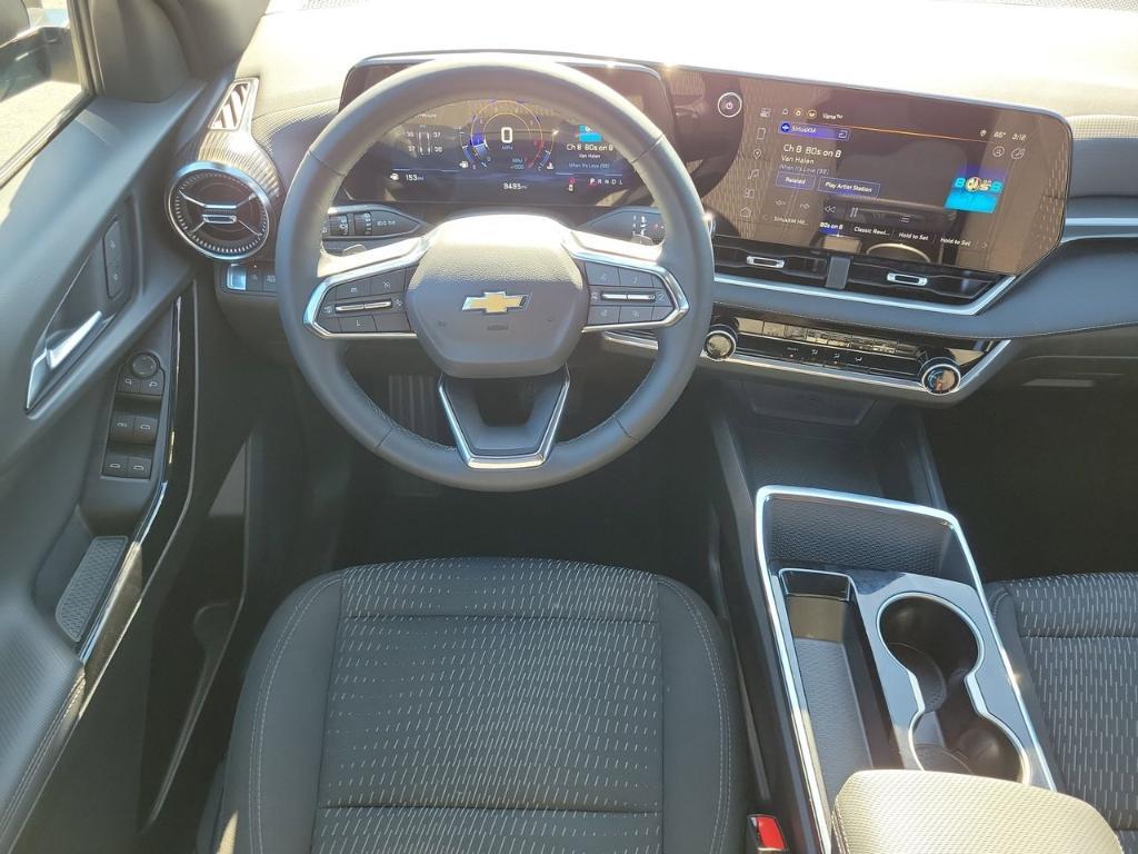 used 2025 Chevrolet Equinox car, priced at $25,272