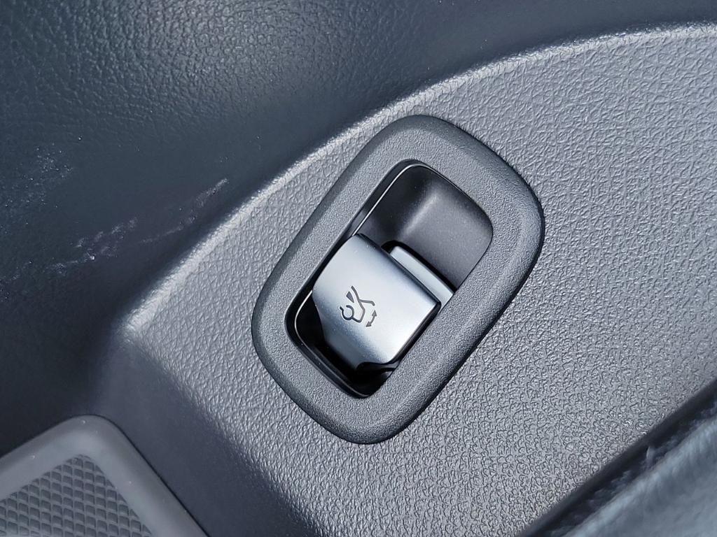 new 2026 Mercedes-Benz GLC 300 car, priced at $54,350