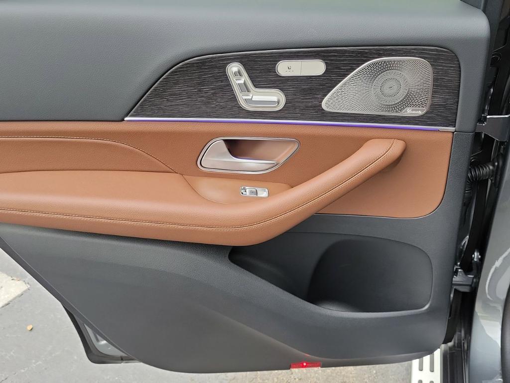 new 2026 Mercedes-Benz GLS 450 car, priced at $101,400