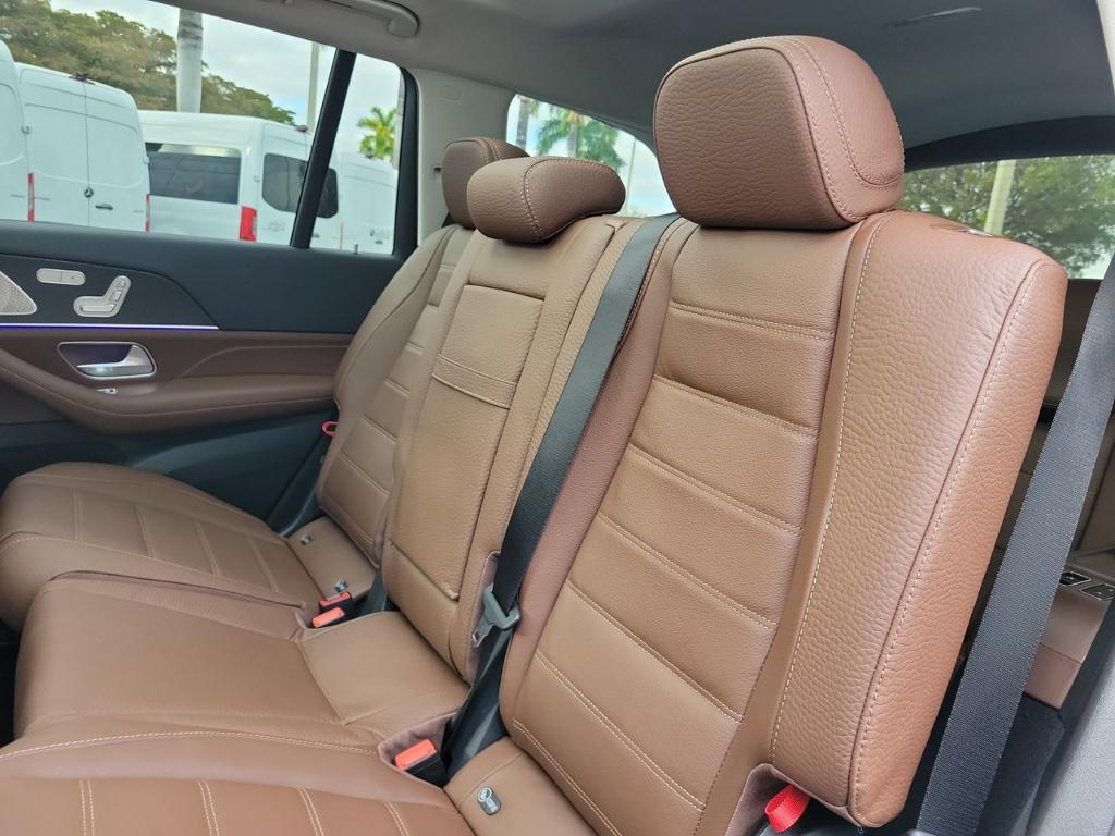 new 2026 Mercedes-Benz GLS 450 car, priced at $101,400