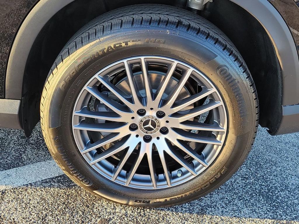 new 2026 Mercedes-Benz GLC 300 car, priced at $52,840