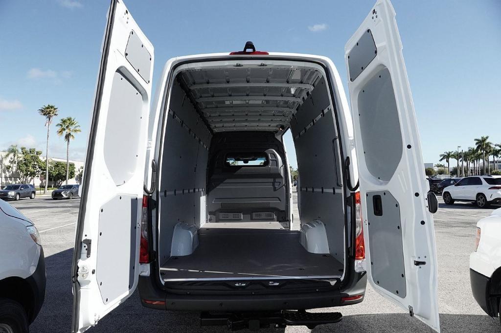 new 2026 Mercedes-Benz Sprinter 2500 car, priced at $65,788