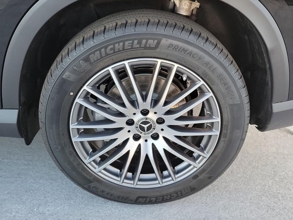 new 2026 Mercedes-Benz GLC 300 car, priced at $55,950