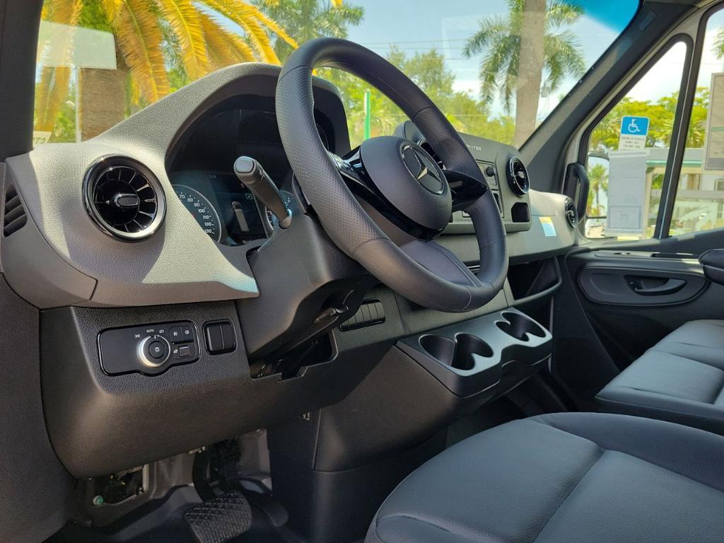 new 2025 Mercedes-Benz Sprinter 3500 car, priced at $67,171