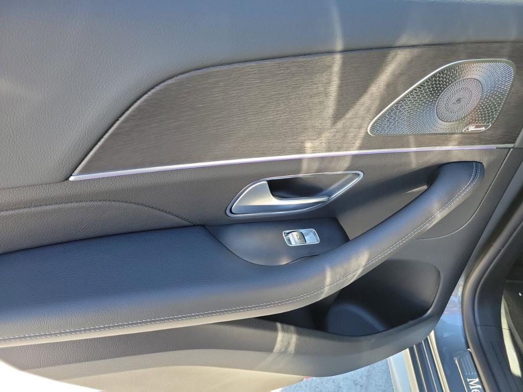 new 2026 Mercedes-Benz GLE 450 car, priced at $77,530