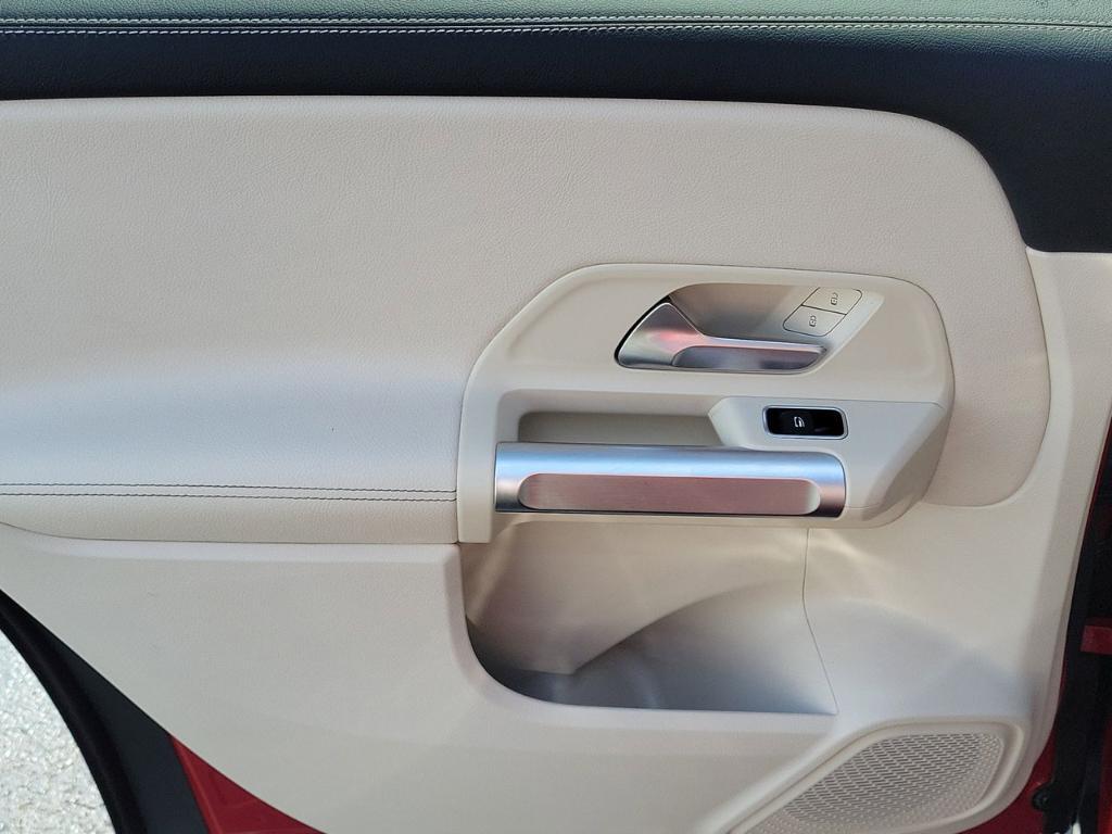 used 2022 Mercedes-Benz GLB 250 car, priced at $30,709