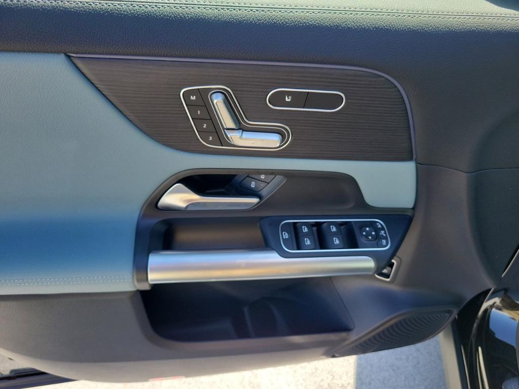 new 2026 Mercedes-Benz GLA 250 car, priced at $45,655