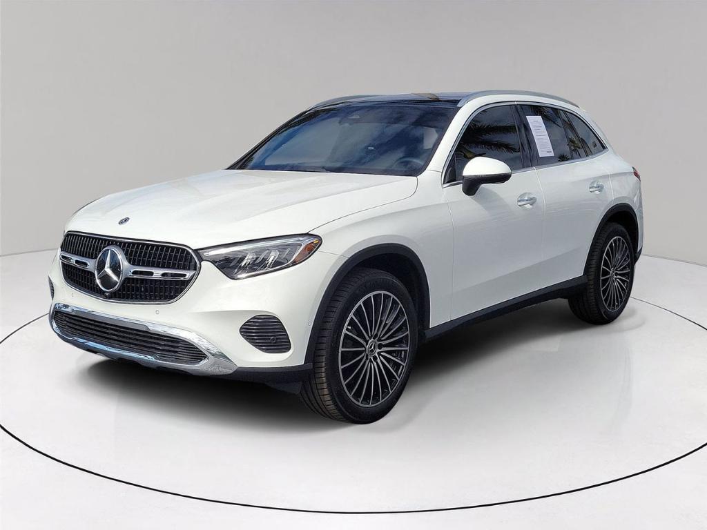 new 2026 Mercedes-Benz GLC 300 car