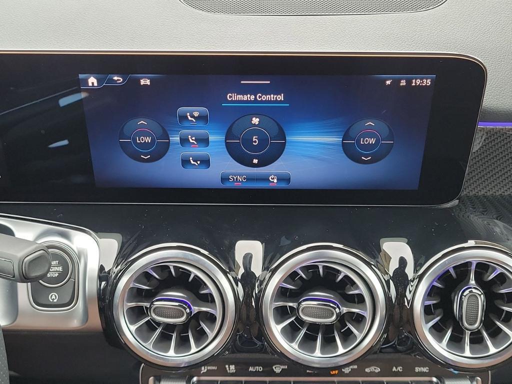 new 2026 Mercedes-Benz GLB 250 car, priced at $53,980