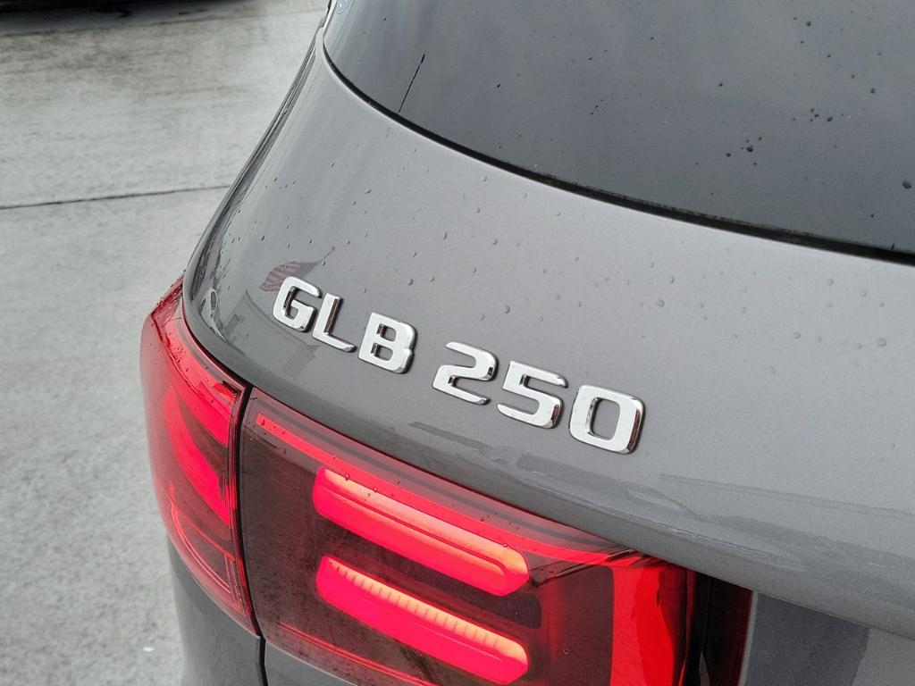 new 2026 Mercedes-Benz GLB 250 car, priced at $53,980