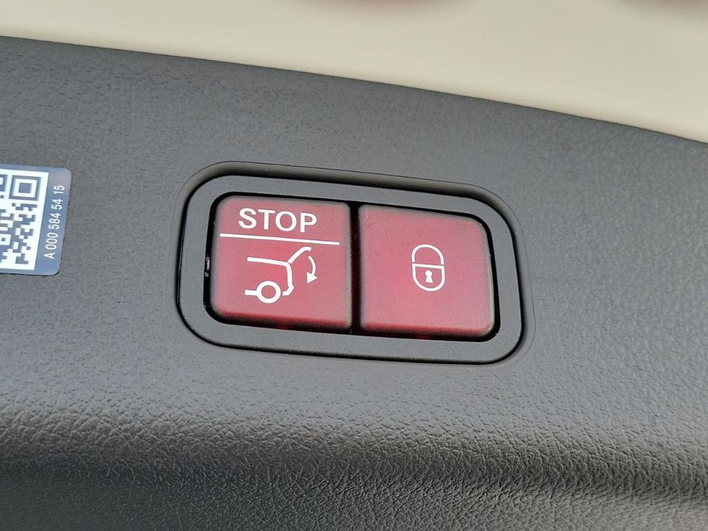 new 2026 Mercedes-Benz GLC 300 car, priced at $55,950