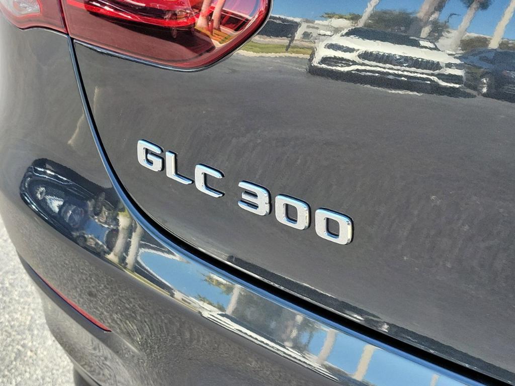 used 2022 Mercedes-Benz GLC 300 car, priced at $40,409