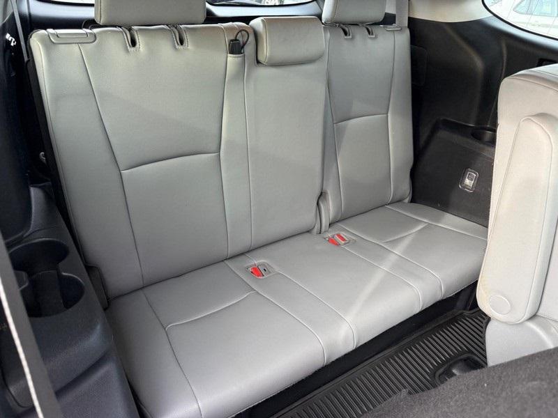 used 2020 Toyota Highlander car, priced at $26,500