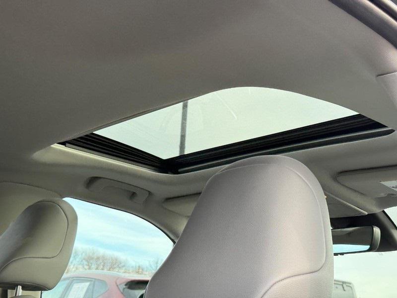 used 2020 Toyota Highlander car, priced at $26,500