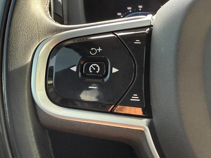 used 2022 Volvo XC60 car, priced at $32,700