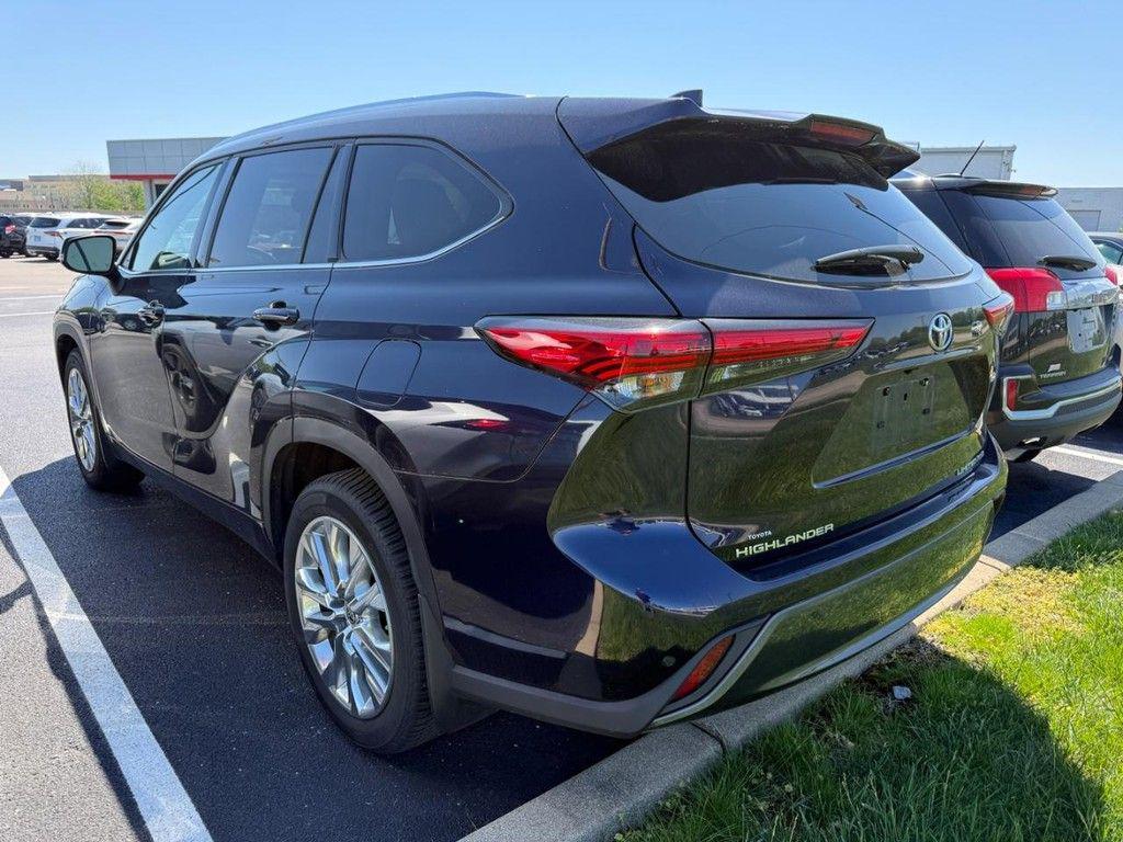 used 2020 Toyota Highlander car, priced at $34,500