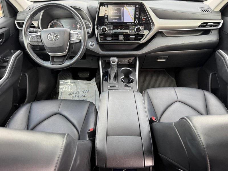 used 2022 Toyota Highlander car, priced at $33,500