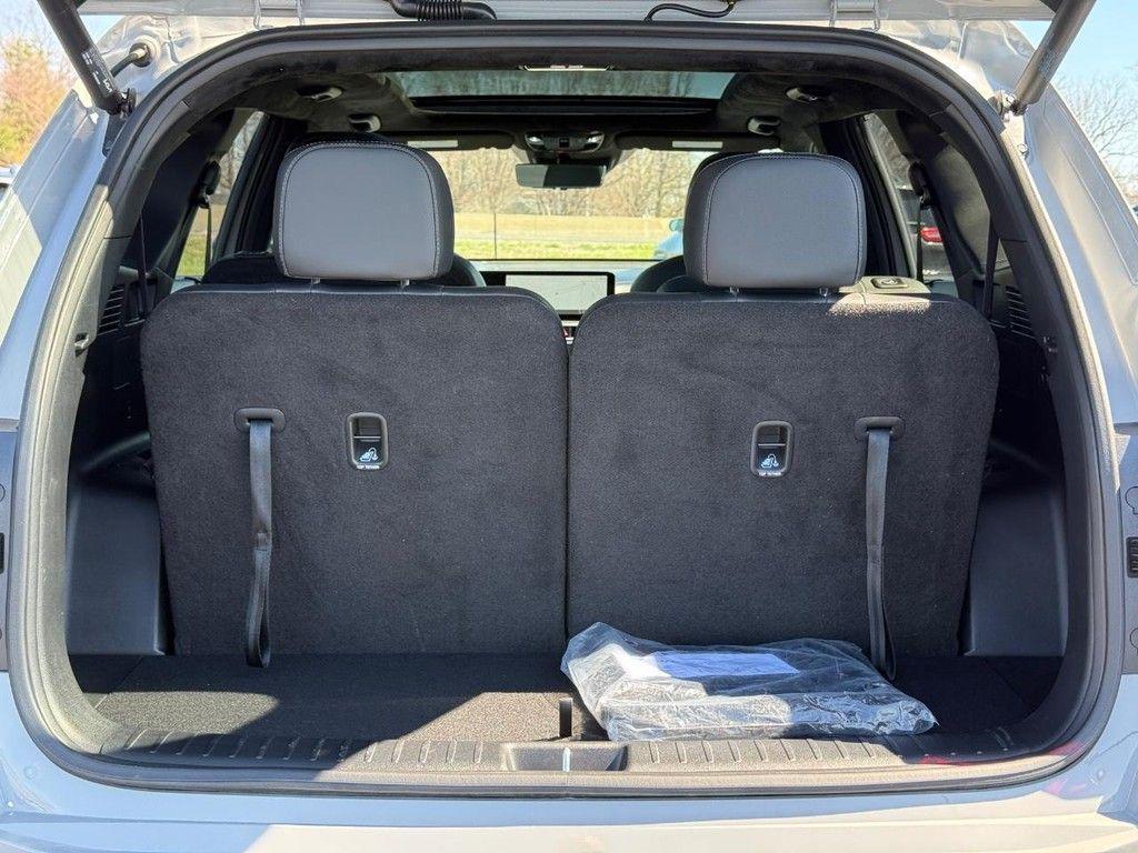 used 2025 Kia Sorento car, priced at $37,800