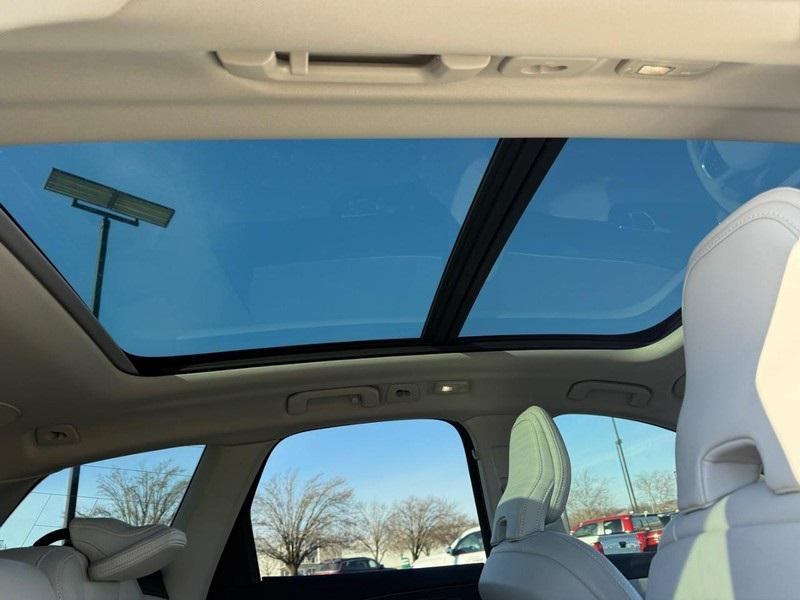 used 2022 Volvo XC60 car, priced at $27,000