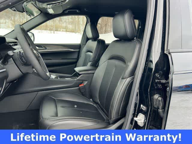 new 2026 Jeep Grand Cherokee car, priced at $48,735