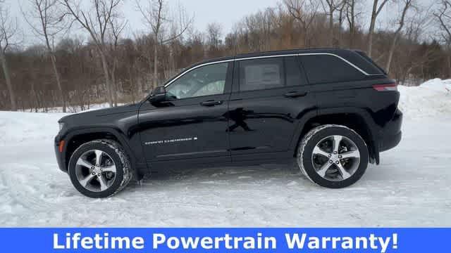 new 2026 Jeep Grand Cherokee car, priced at $48,735