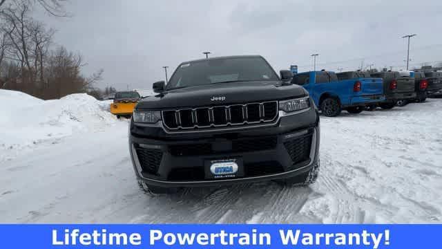 new 2026 Jeep Grand Cherokee car, priced at $48,735