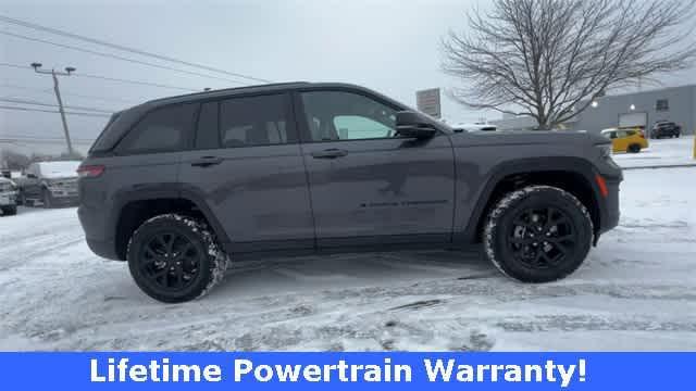 new 2025 Jeep Grand Cherokee car, priced at $44,080