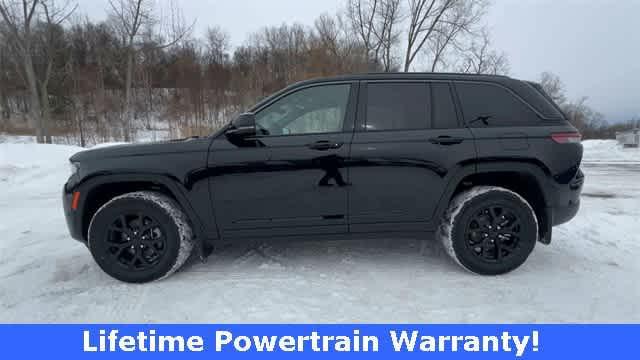 new 2026 Jeep Grand Cherokee car, priced at $48,775